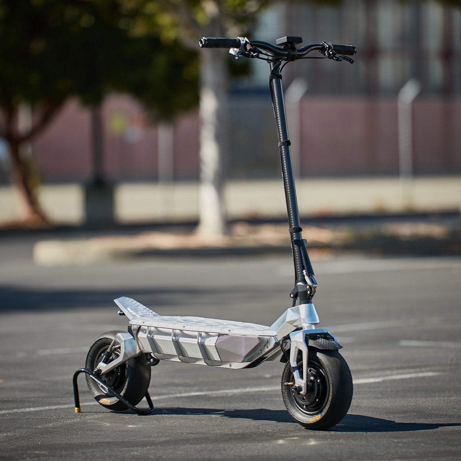 APEX HYPERSCOOTER - A 30kW MISSILE ON TWO WHEELS